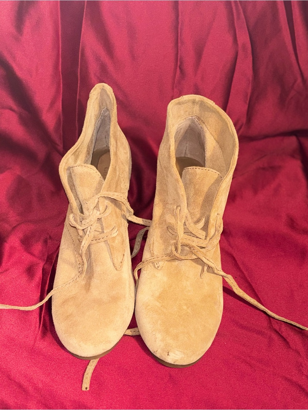 Women’s Suede Lace-Up Ankle Boots in Tan